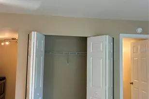 4131 Dolphin Dr, Tampa, FL 33617 - Photo 9