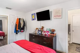 6422 Rosewood Dr, Tampa, FL 33615 - Photo 11