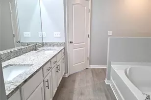 729 Chatham Walk Dr, Ruskin, FL 33570 - Photo 11