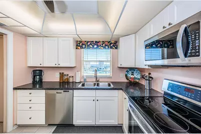 4725 Cove Circle #808, Saint Petersburg, FL 33708 - Photo 5