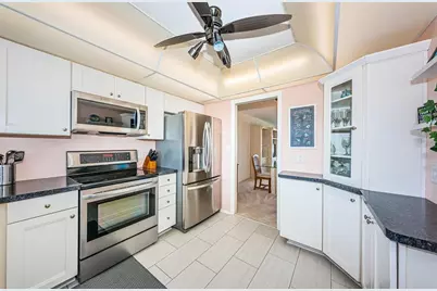 4725 Cove Circle #808, Saint Petersburg, FL 33708 - Photo 7