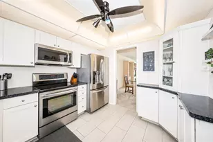 4725 Cove Cir, Saint Petersburg, FL 33708 - Photo 11