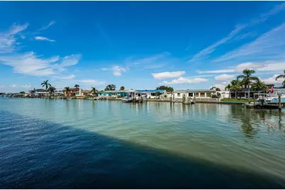 4725 Cove Circle #808, Saint Petersburg, FL 33708 - Photo 13