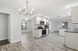 5225 Nichols Dr W, Lakeland, FL 33812 - Photo 5