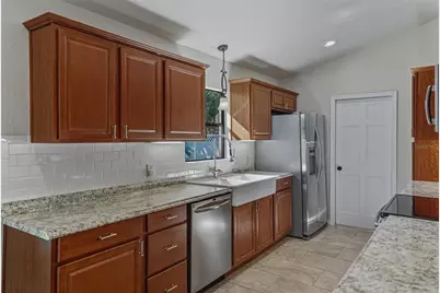 1418 Walden Oaks Place, Plant City, FL 33563 - Photo 17