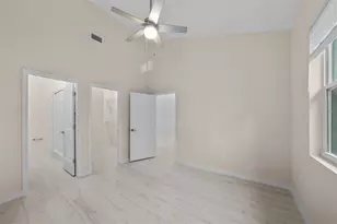 3890 34th Ave S, Saint Petersburg, FL 33711 - Photo 17