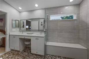 5240 New Brittany Ln, Zephyrhills, FL 33541 - Photo 29