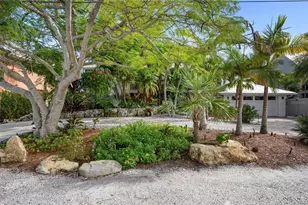 213 Oak Ave, Anna Maria, FL 34216 - Photo 3