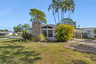 9107 Bay St NE, Saint Petersburg, FL 33702 - Photo 1