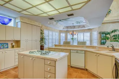 2829 Seabreeze Drive S, Gulfport, FL 33707 - Photo 25