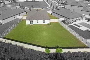 5454 Blue Azure Dr, Wimauma, FL 33598 - Photo 1