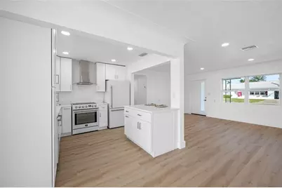7930 Causeway Boulevard S, Saint Petersburg, FL 33707 - Photo 15