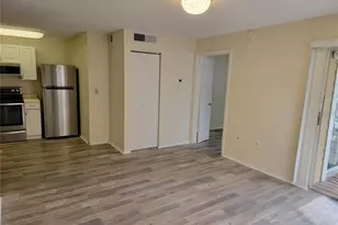 4211 Chatham Oak Ct, Tampa, FL 33624 - Photo 5