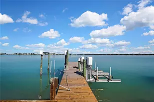 21 Paradise Ln, Treasure Island, FL 33706 - Photo 7