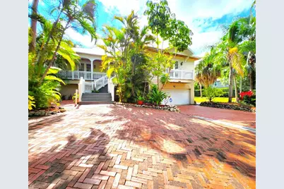 102 17th Street NE, Bradenton, FL 34208 - Photo 1