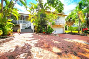 102 17th St NE, Bradenton, FL 34208 - Photo 1