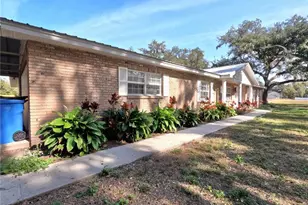 4902 Thonotosassa Rd, Plant City, FL 33565 - Photo 1