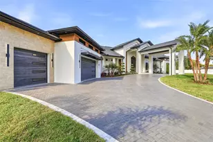6802 E Creek Dr, Tampa, FL 33615 - Photo 3