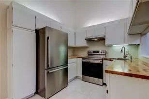 3186 Charter Club Dr, Tarpon Springs, FL 34688 - Photo 11