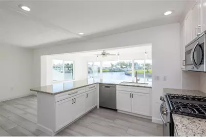 1466 51st Avenue NE, Saint Petersburg, FL 33703 - Photo 13