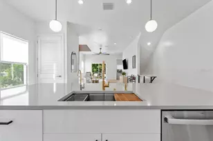 102 W Adalee, Tampa, FL 33603 - Photo 11