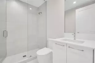 275 1st Ave S, Saint Petersburg, FL 33701 - Photo 33