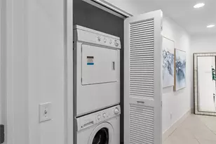 175 1st St S, Saint Petersburg, FL 33701 - Photo 25