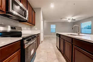 253 Cascade Bend Dr, Ruskin, FL 33570 - Photo 11