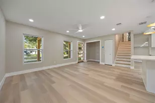 13824 Cherry Brook Ln, Tampa, FL 33618 - Photo 7