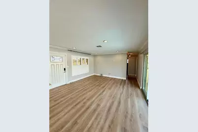 6957 18th Street N, Saint Petersburg, FL 33702 - Photo 5