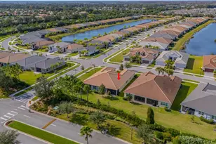 4905 Avila Lakes Dr, Wimauma, FL 33598 - Photo 35