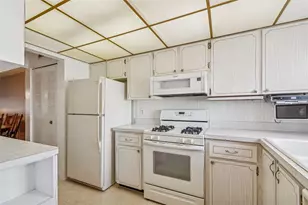 5623 80th St N, Saint Petersburg, FL 33709 - Photo 5
