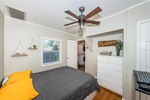 1009 8th St N, Saint Petersburg, FL 33701 - Photo 15