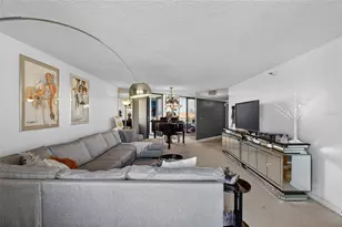 5950 Pelican Bay Plaza S, Gulfport, FL 33707 - Photo 15