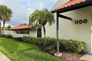 1100 E Bay Dr, Largo, FL 33770 - Photo 1