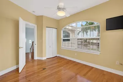 1073 79th Street S, Saint Petersburg, FL 33707 - Photo 41