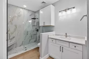 1073 79th St S, Saint Petersburg, FL 33707 - Photo 31