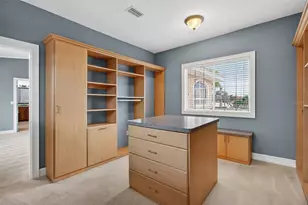 1073 79th St S, Saint Petersburg, FL 33707 - Photo 47