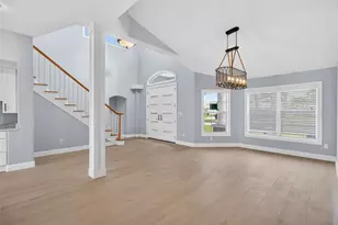 1073 79th St S, Saint Petersburg, FL 33707 - Photo 13