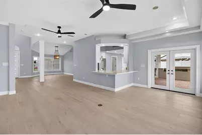 1073 79th Street S, Saint Petersburg, FL 33707 - Photo 15