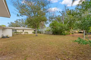 747 Heritage Ln, Largo, FL 33770 - Photo 7