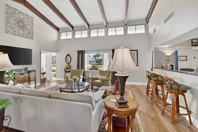 6518 Debbie Lane S, Saint Petersburg, FL 33707 - Photo 9