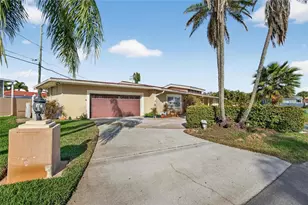 6518 Debbie Ln S, Saint Petersburg, FL 33707 - Photo 63