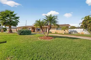 6518 Debbie Ln S, Saint Petersburg, FL 33707 - Photo 57