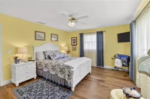 6518 Debbie Ln S, Saint Petersburg, FL 33707 - Photo 47