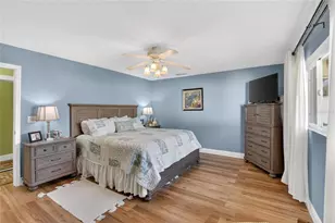 6518 Debbie Ln S, Saint Petersburg, FL 33707 - Photo 41