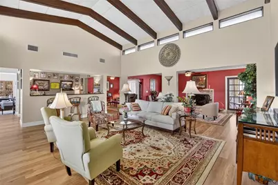 6518 Debbie Lane S, Saint Petersburg, FL 33707 - Photo 3