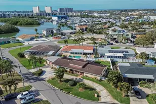 6518 Debbie Ln S, Saint Petersburg, FL 33707 - Photo 71