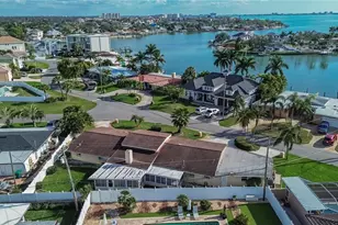 6518 Debbie Ln S, Saint Petersburg, FL 33707 - Photo 85