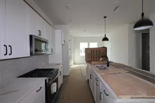 498 31st Wy N, Saint Petersburg, FL 33713 - Photo 9